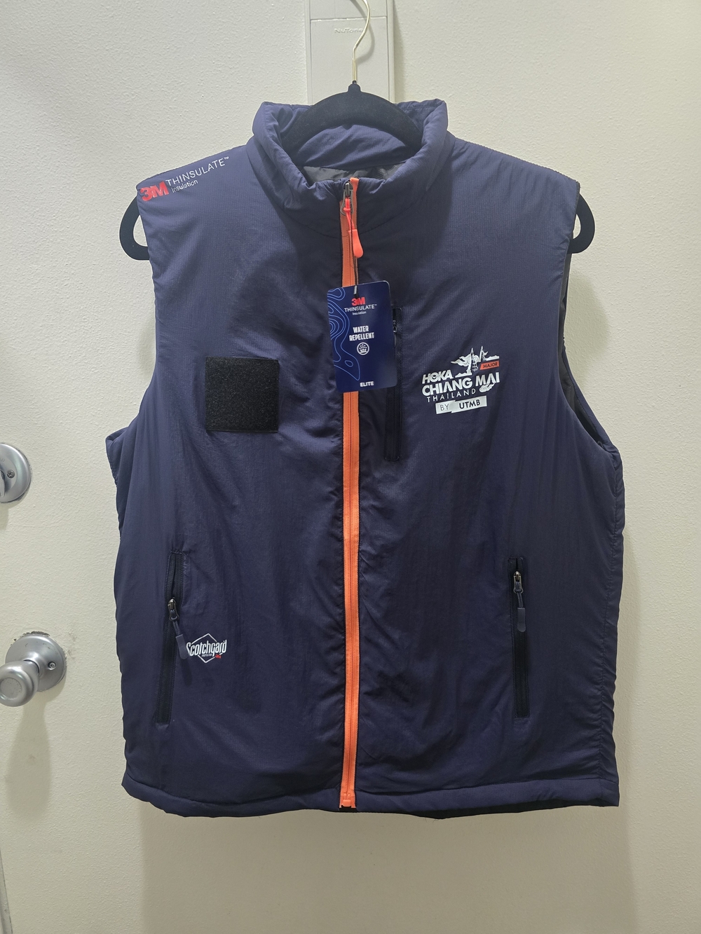 ​Hoka Chiang Mai Thailand by UTMB 2025 Finisher Vest - Size XL (Runs Small)